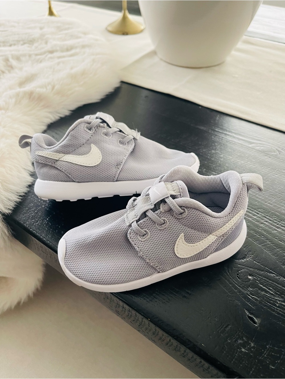Nike roshe gray shoes sz 8c toddler